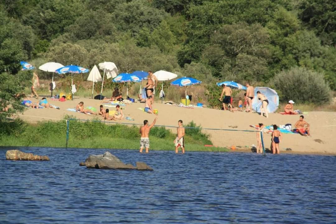 Bungalows, Camping Vega De Francia Sotoserrano Eksteriør billede